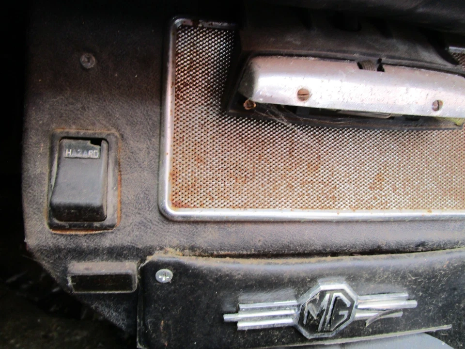 MG Midget Austin Healey Sprite Center 收音机控制台 1968 - 1979 原装 — 第 2/4 张图片