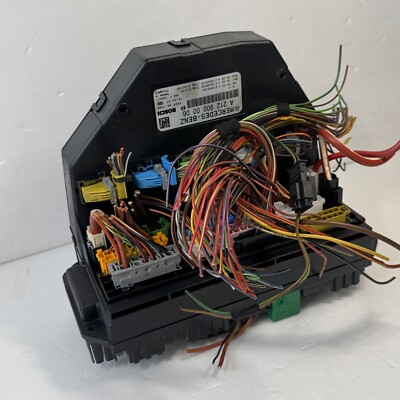 2010-2011 MERCEDES E350 FRONT SAM FUSE BOX CONTROL MODULE