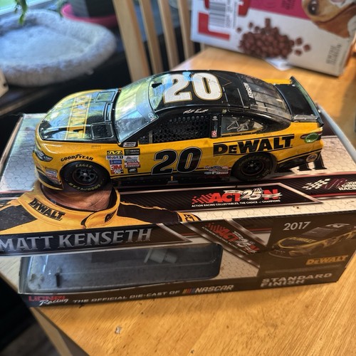 2017 Matt Kenseth #20 DeWalt Last Ride 1:24 NASCAR ARC Raced Version - Picture 3 of 3