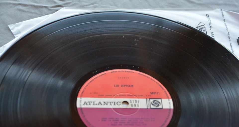 Led Zeppelin I UK First Press Atlantic 588171 zepplin 1/one plum Vinyl LP 1969 - Image 4 of 4