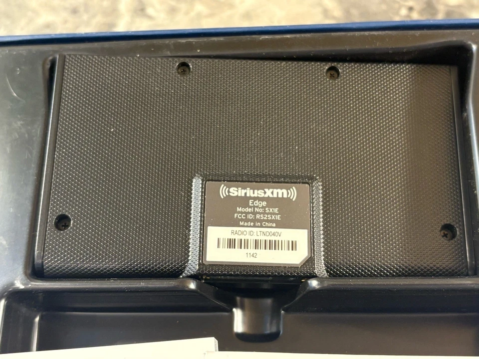 Sirius XM Radio Satelital Edge SX1EV1 Radio Vehículo Kit Completo Nuevo en Caja Siri Foto 3 de 4