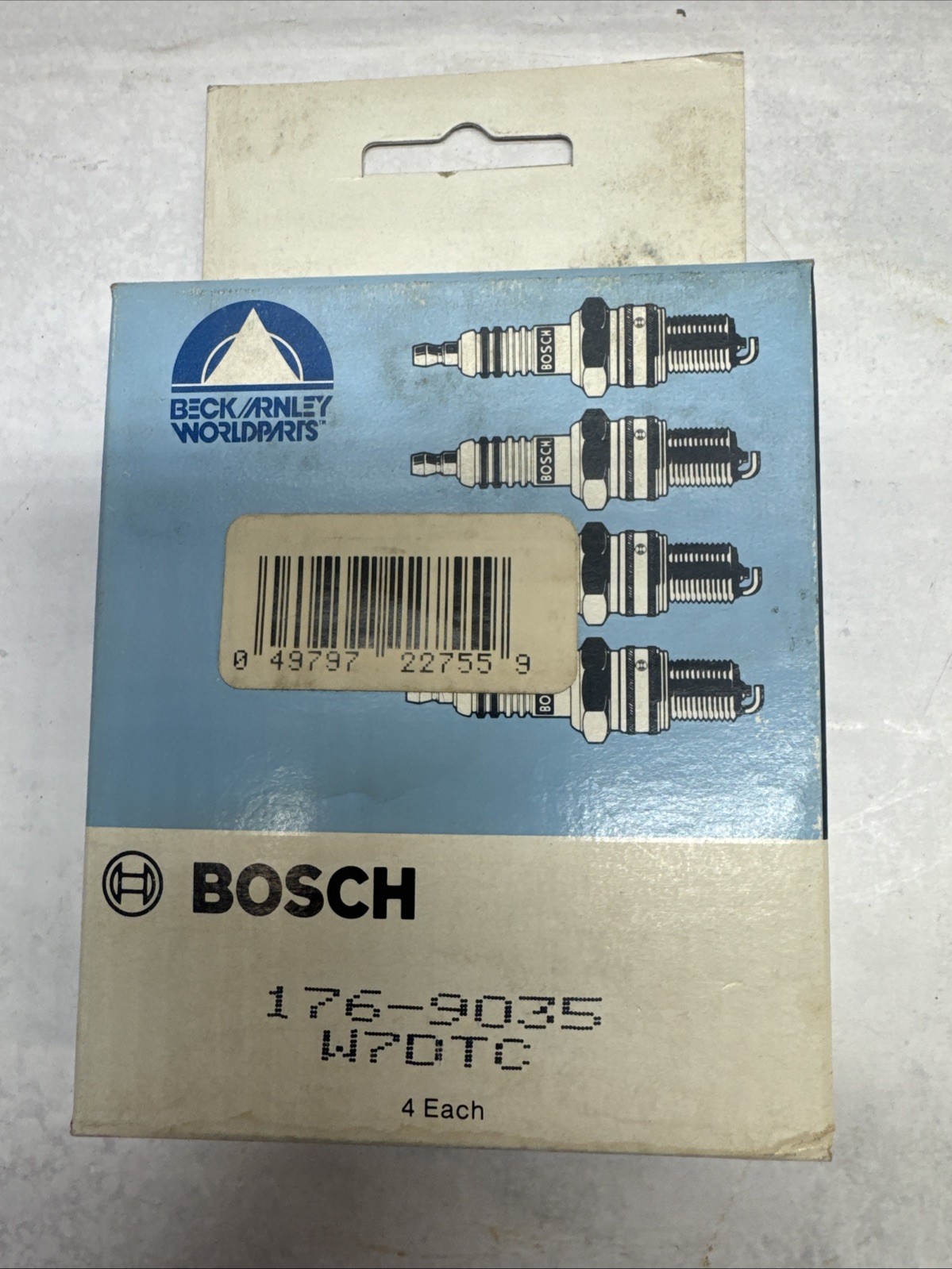 NEW OEM NOS GENUINE SPARK PLUG Bosch Standard Super W7DTC 0241235756 176-9035