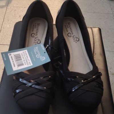 size 8W Super Soft but Stylish Black Ballet Dress Shoes made by White Mountain 
