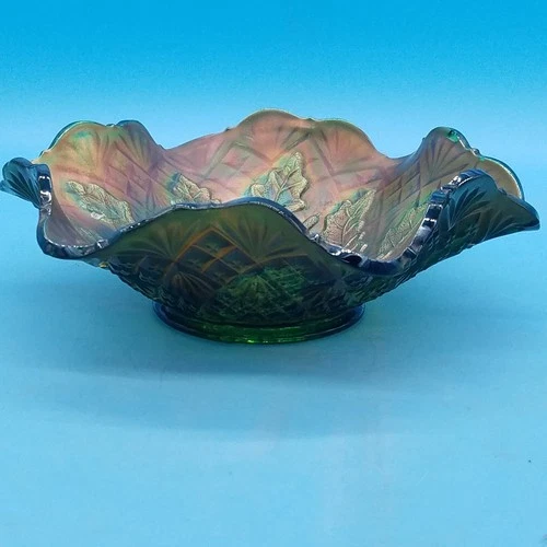 Nice Green Millersburg Carnival Glass Nesting Swan Pattern Ruffled Bowl