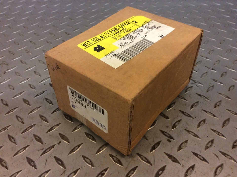 83-05 Blazer GMC Jimmy Sonoma Typhoon suspensión delantera rótula superior 17980952 Foto 2 de 4