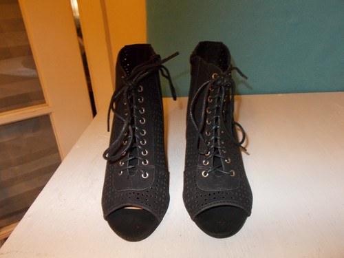 Women's Torrid Wedge Heel Open Toe Ankle Boot/shoe, 7W - Picture 2 of 4