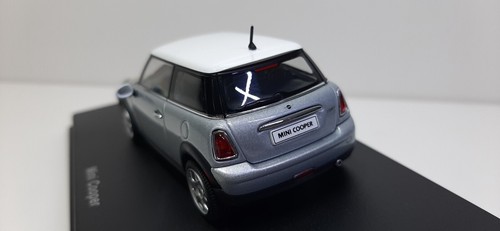 1/43 Autoart, Mini cooper 2006 (Argento) - Foto 5 di 8