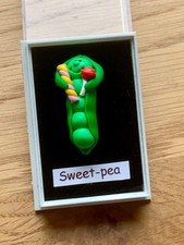 NEW Sweet Pea brooch Pin 1.5"