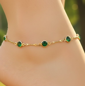 Round Emerald Green Charm Anklet | 18K Gold Minimalist Jewelry For Her