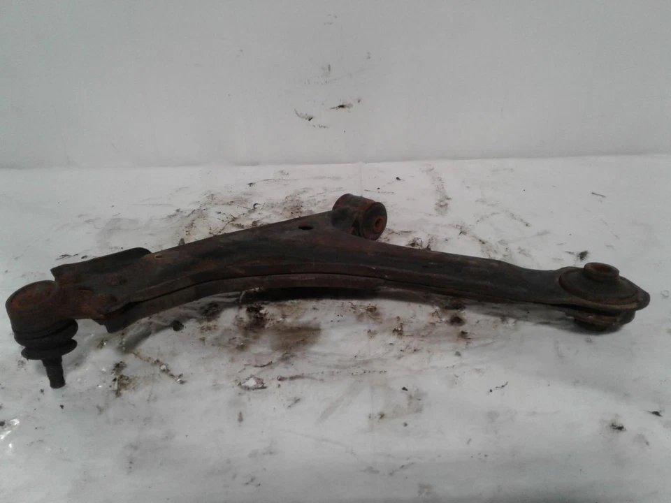 Brazo de control inferior inferior delantero derecho usado delantero se adapta a: Chevrolet Cavalier 2000 rid Foto 2 de 4