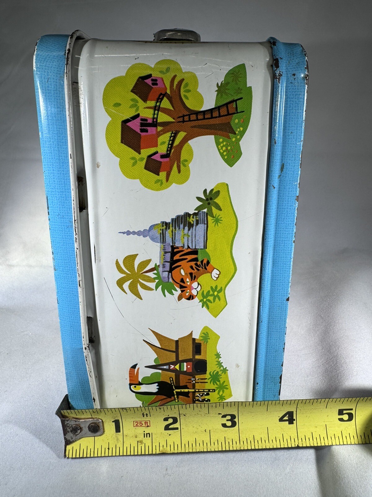 Vintage 1970's Walt Disney World metal lunch box (no thermos) by Aladdin