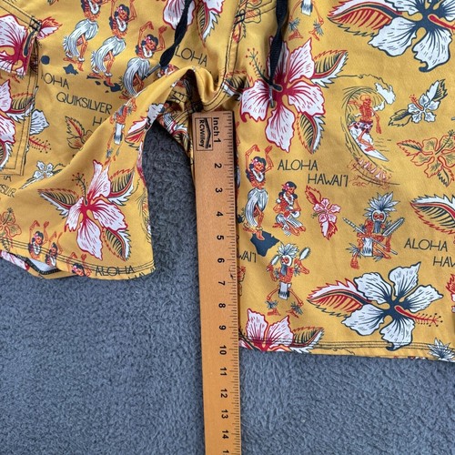 Quiksilver Board Shorts 34 Men Vintage Swim Trunks Skeleton Hula Girls Hawaiian - Picture 9 of 15