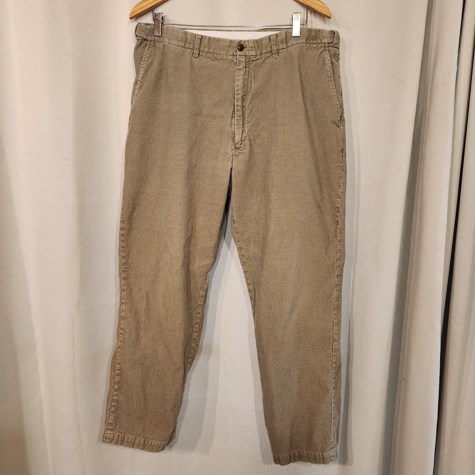 HAGGAR Men's Tan Corduroy Pants 38x31 Comfortable Waist Straight Flat Front