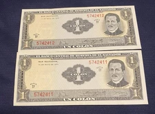 Lot of 2 consecutive one colon banknotes from El Salvador, 1970