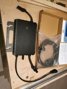 (NEU) Hoymiles HMS-800W-2T WiFi Wechselrichter, inkl. 5m Schuko-Anschlusskabel