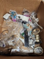 Large Lot Of Brand New Fasion Jewelry