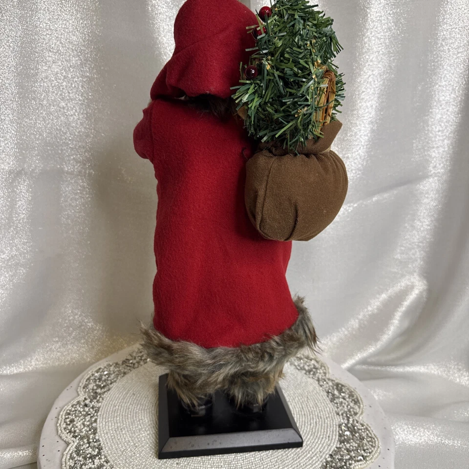 Woodland Santa/Traveling Santa 17 in. H Figurine Foto 4 de 4