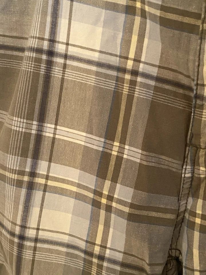 Ruff Hewn Cargo Shorts Mens 34 Beige Gray Plaid Six Pockets (BOX 14) - Image 2 of 4