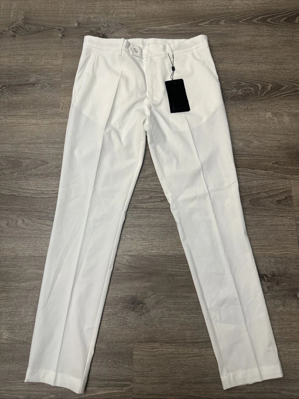 J. Lindeberg Men's 31x32 White Athletic Lightweight High Vent Chino Golf Pants
Opens in a new window
