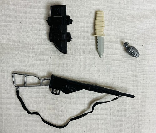 Vtg 60’s GI Joe Japan Adventure Uniform W/Weapons Knife/Sheath Sten Gun Grenade - Imagen 3 de 6