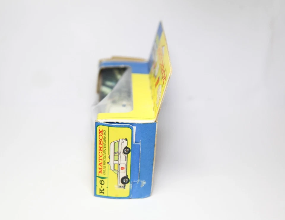 Ambulancia Matchbox King Size K-6 Mercedes Benz Binz en caja original - muy buena Foto 3 de 4