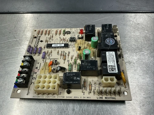 Goodman Furnace Control Board (missing Screws) Part # PCBBF109