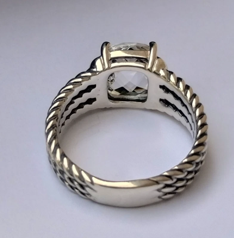 Anillo David Yurman Pequeño Wheaton con Topacio Blanco y Diamante Talla 9.5 Foto 2 de 4