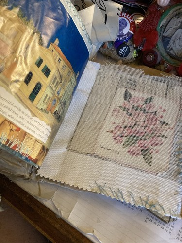 Junk Journal, Art Book,Flowers & Buttons - Picture 18 of 23