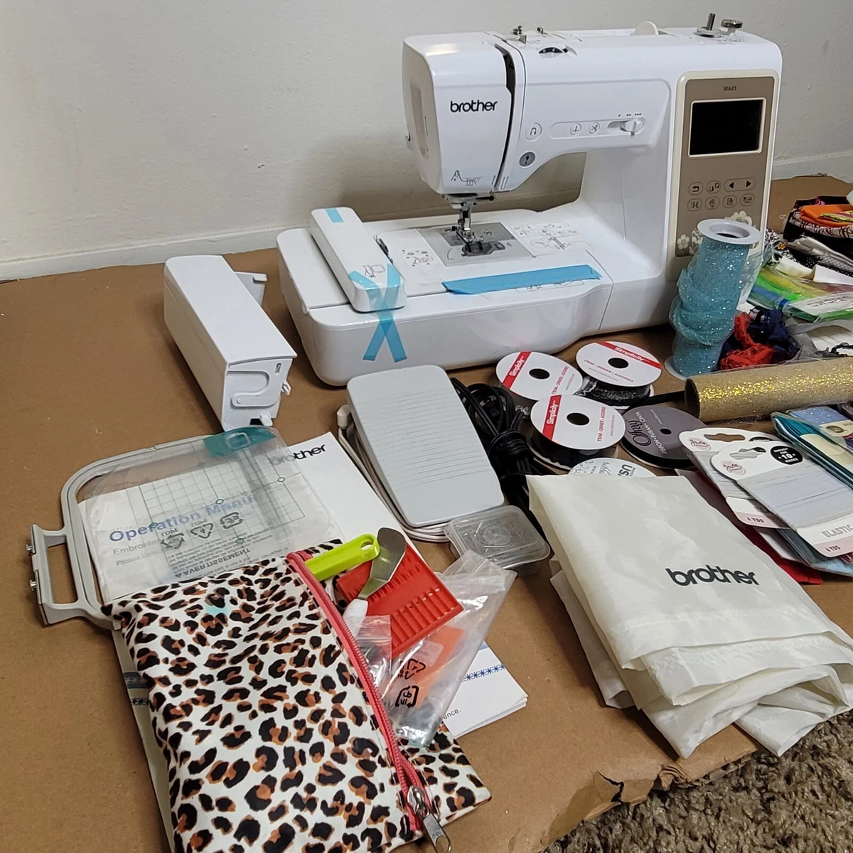 Brother SE625 Computerized Sewing and Embroidery Machine