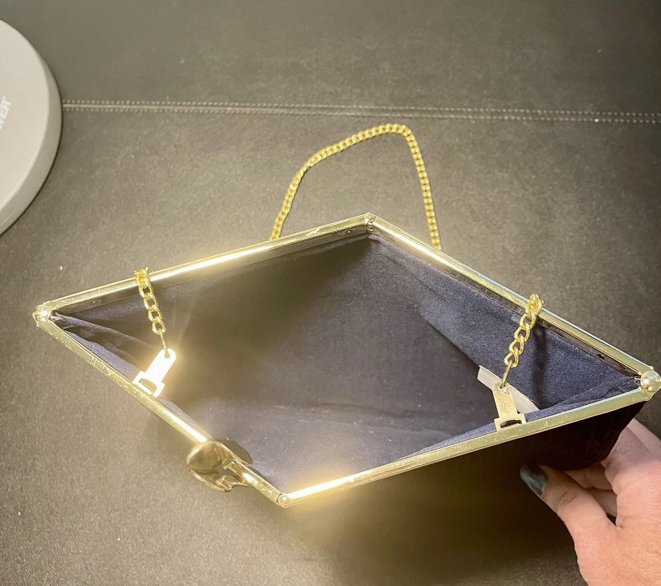 Bolso Bandolera Mr. M New York Vintage MCM Pana Negra Apertura Cuadrada Foto 3 de 4