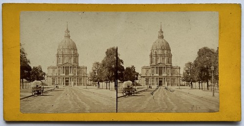 Photo Vintage De Paris - Les Invalides, Vieil Homme Regardant La Prise D'Armes Par Huet (1970) - Tirage Argentique