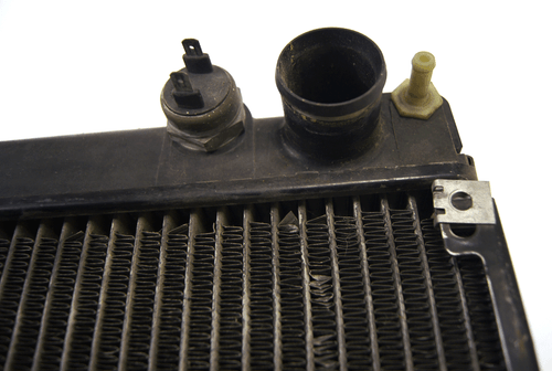 2004-2010 BMW 6 Series 645Ci 650Ci Radiator Used OEM 519 751 64 51975164 - Picture 2 of 6