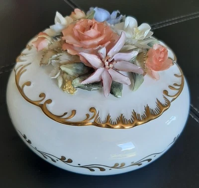 Royal Crown Derby Floral Box 90th birthday of Queen Elizabeth Queen Mother - Image 1 of 3