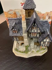 David Winter Aunt Mary's Haunted House British  DWF 4 LIMITED EDITION