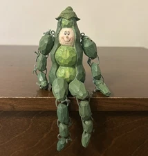Vintage Anthropomorphic Pea Pod Vegetable Shelf Sitter Jointed Resin READ