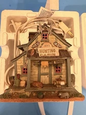 Buck’s Hunting Cabin Lemax Vail Village Collection Lighted Building Bin B