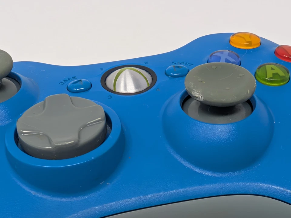 Genuine Blue Grey Xbox 360 Wireless Controller OEM - Image 2 of 3