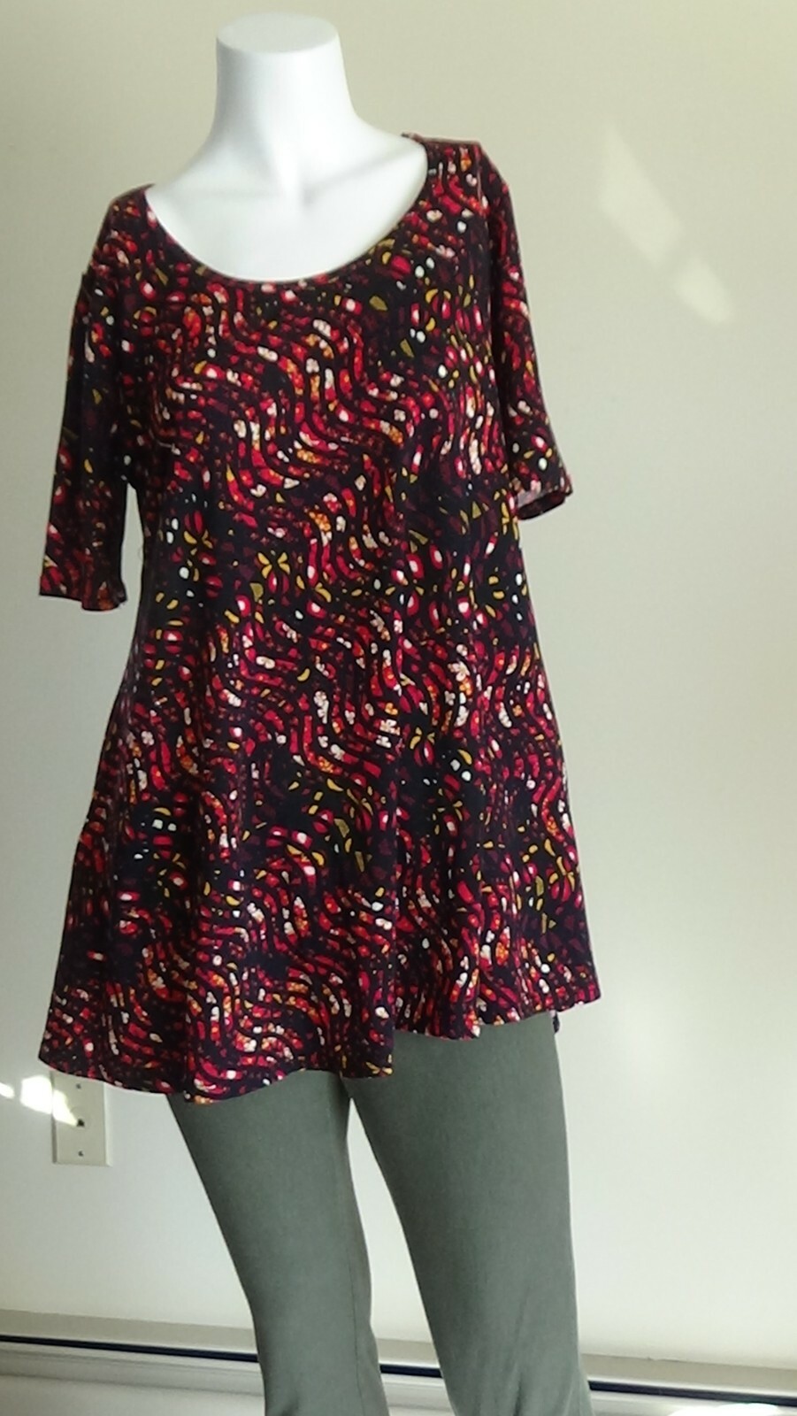 NWT Lula Roe Perfect T Womens Short Sleeve Blouse Top Size XS