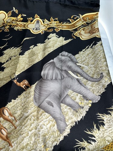 Bufanda cuadrada de seda Salvatore Ferragamo oro negro para animales de la selva 34 x 34 cebra - Imagen 14 de 17