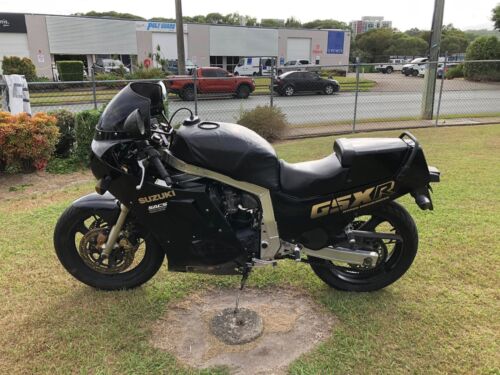 Suzuki GSXR J 1100 - Picture 23 of 24