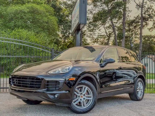 2016 Porsche Cayenne Base Image 1 of 2