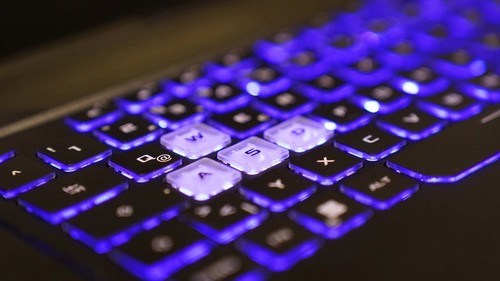 Asus TUF Gaming F17 – 17,3" Laptop | i5 | RTX 3050 | 144Hz - Zdjęcie 3 z 8