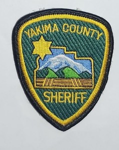 YAKIMA COUNTY WA. WASHINGTON SHERIFF POLICE CHEST/HAT 3 1/4" x 2 1/2" PATCH
