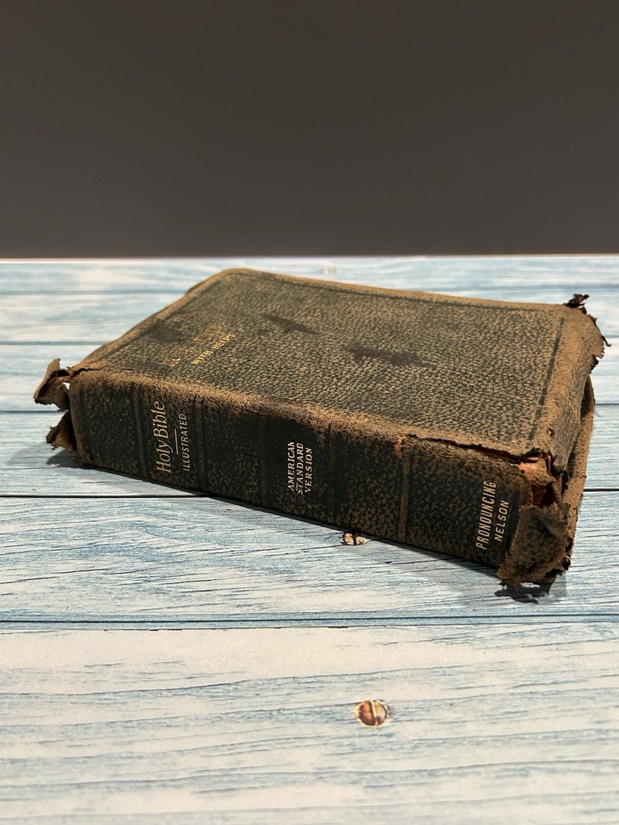 Antique 1901 Holy Bible Thomas Nelson & Sons American Standard