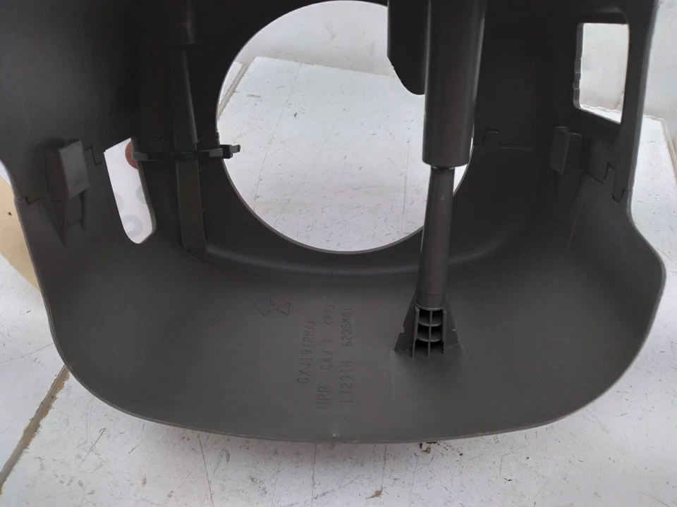 Cubierta de columna de dirección Chrysler Town & Country 2004-2006 OEM Foto 3 de 4