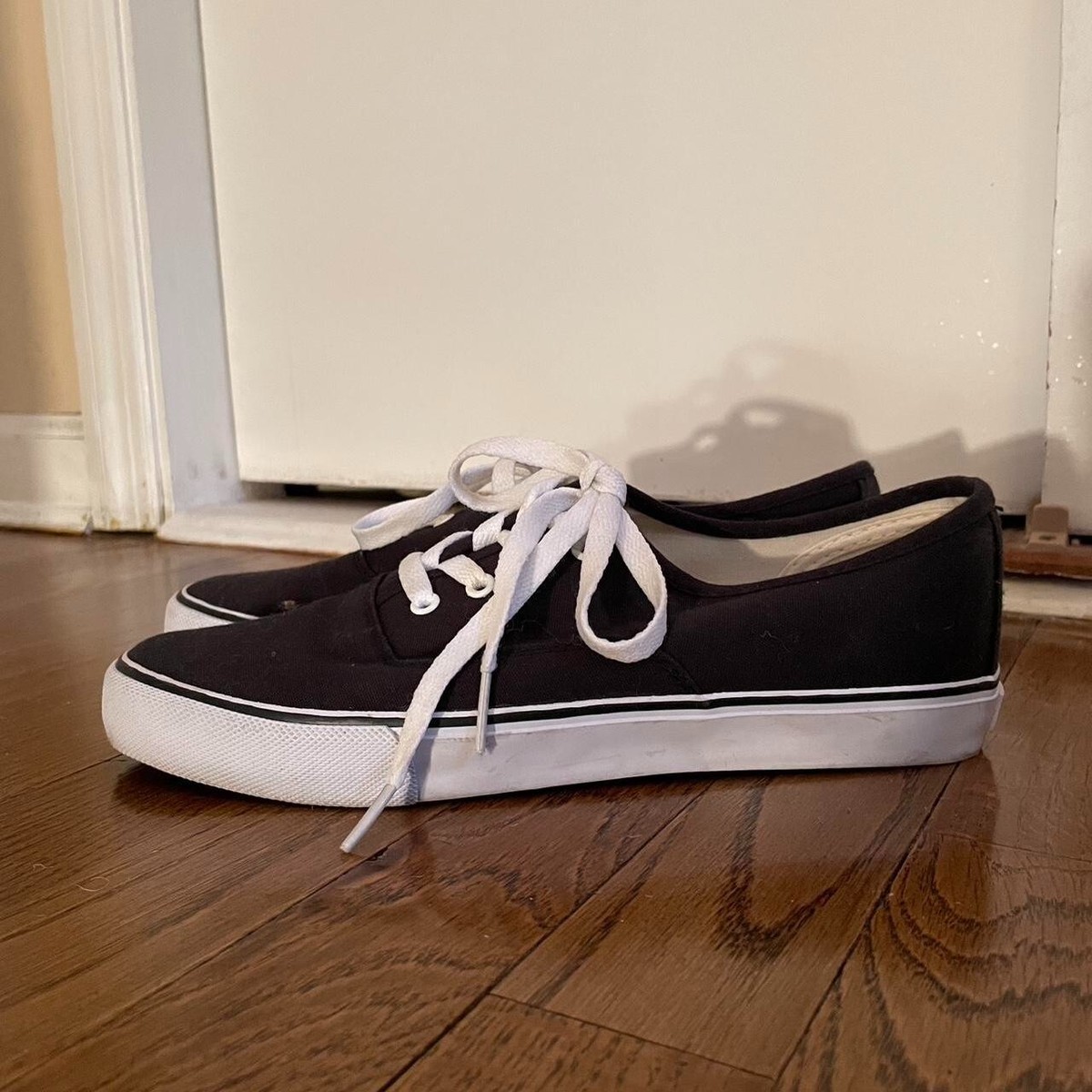 American Eagle Canvas Low Top Lace-Up Sneaker black women's