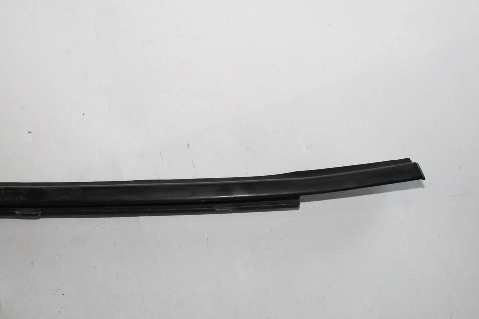 HYUNDAI VELOSTER 2012-2014 PUERTA DELANTERA DERECHA VENTANA CINTURÓN RESISTENCIA A LA INTEMPERIE K151 Foto 4 de 4