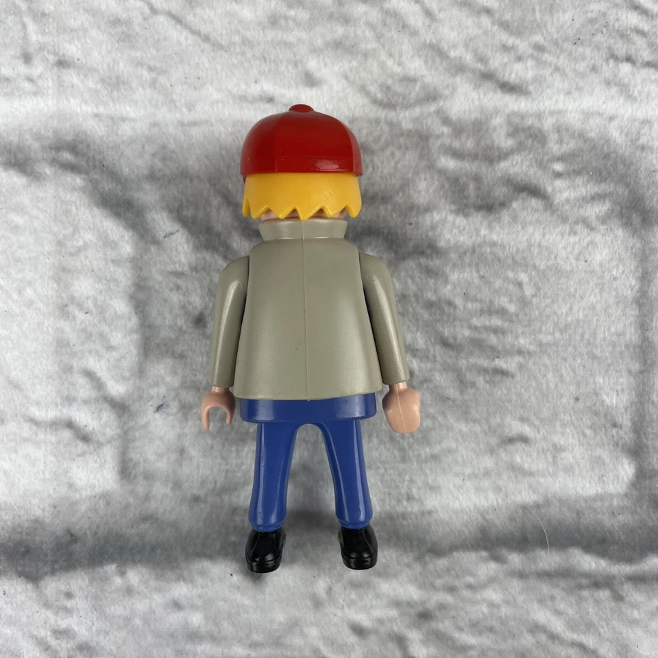 1992 Playmobile Geobra 公仔男孩红色帽子夹克方格衬衫 — 第 2/2 张图片