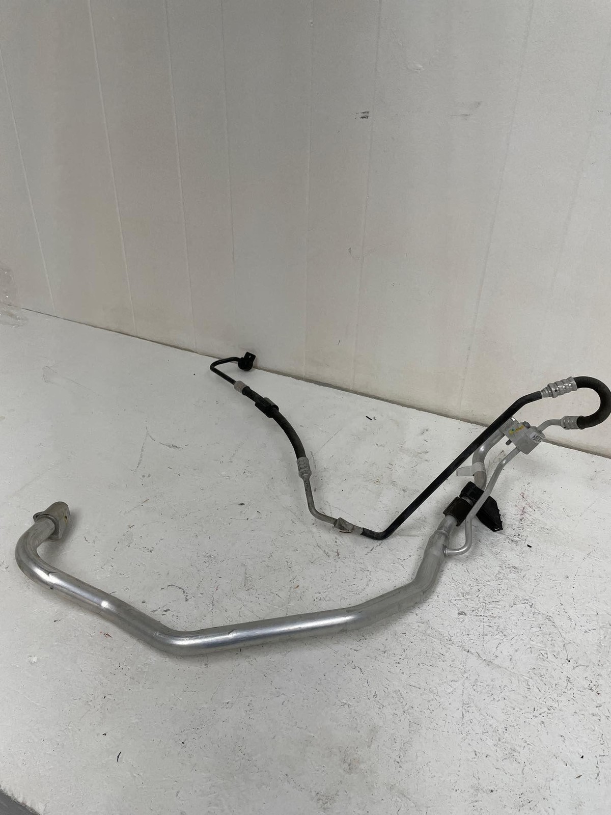 2016-2020 BENTLEY BENTAYGA A/C AIR CONDITIONER HOSE COOLANT PIPE 4M0816738 OEM