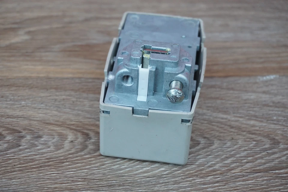 Módulo actuador de bloqueo de columna de dirección Infiniti M35 M37 M56 Q70 2011-2014 Foto 3 de 4